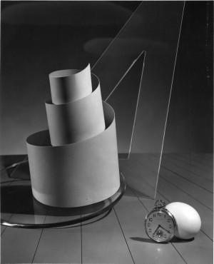 《時間・空間・形態》　1948年