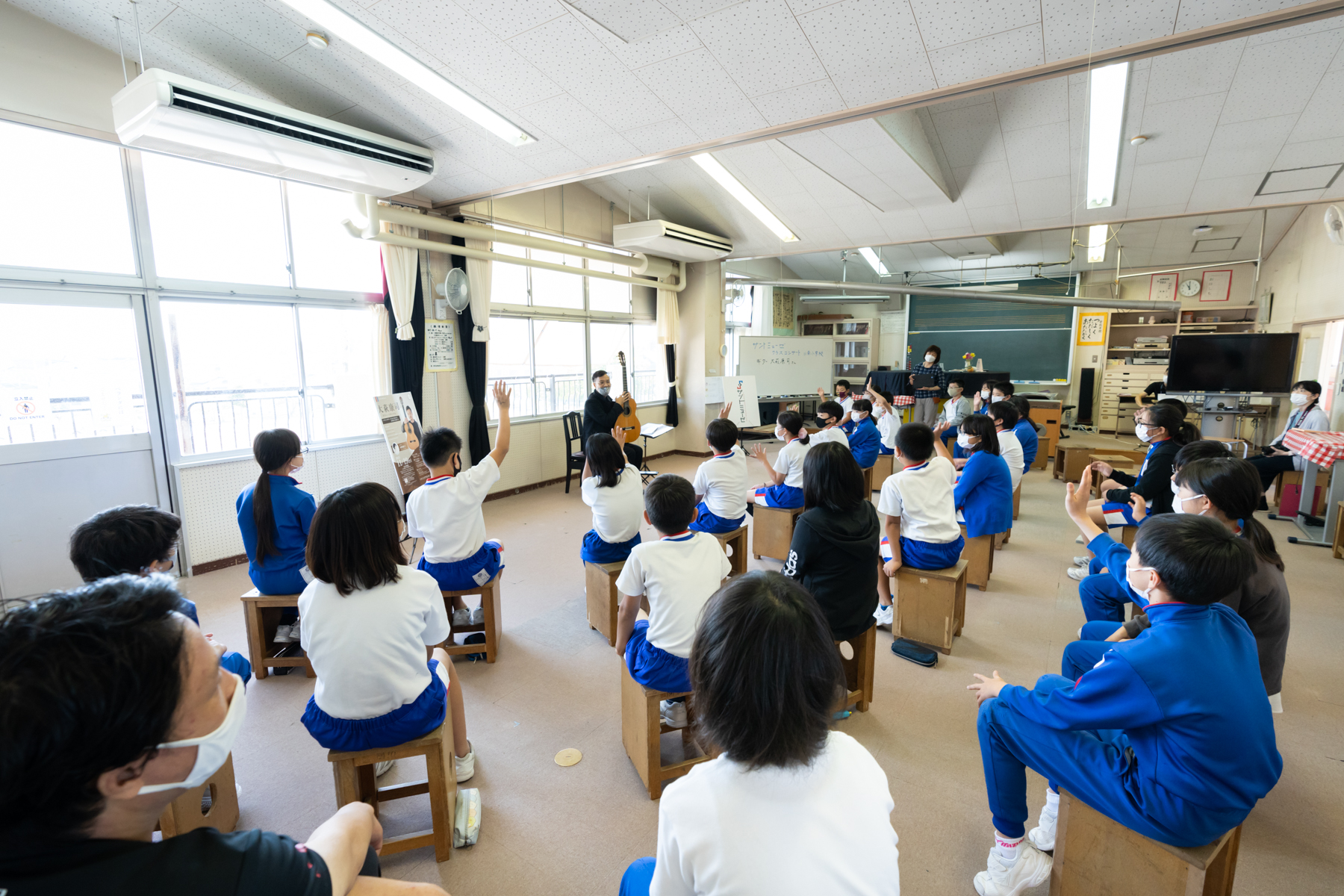 【レポート】大萩康司　クラスコンサート at 南小学校
