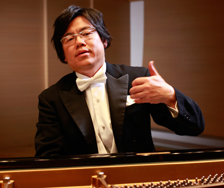 中川 賢一Ken’ichi Nakagawa（ピアノ･指揮）